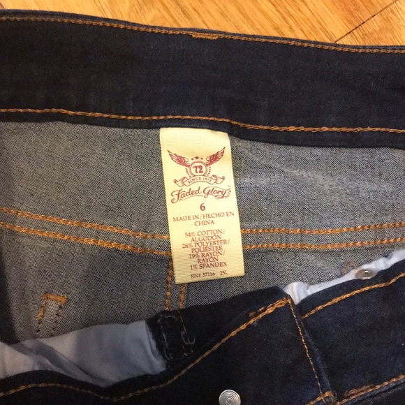 Shorts - Picture 2 of 3